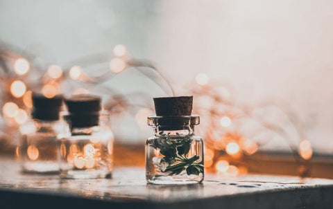 Aromatherapy Gift Guide for the Holidays